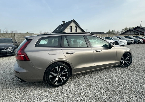 Volvo V60 cena 99990 przebieg: 92000, rok produkcji 2019 z Strumień małe 704